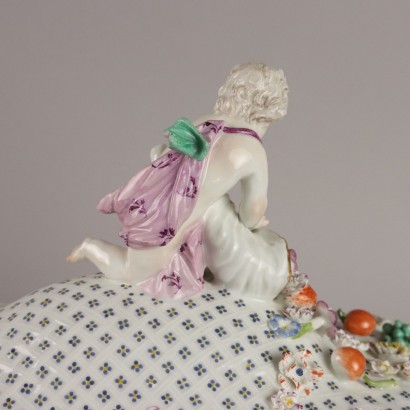 Soup Tureen with Plate in Porcelain Manifa