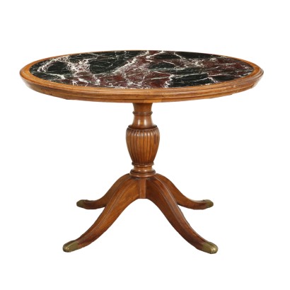 Mesa de estilo clásico