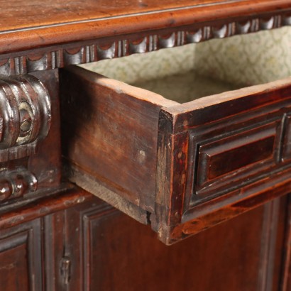 SIDEBOARD WITH PLATE RACK, Baroque sideboard with plate rack in walnut
