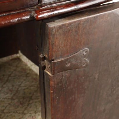 SIDEBOARD WITH PLATE RACK, Baroque sideboard with plate rack in walnut