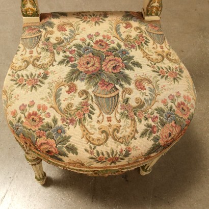 LACKIERTE STÜHLE, Lackierte und vergoldete Stühle, Lackierte und vergoldete Stühle im neoklassizistischen Stil