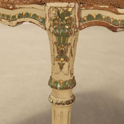 LACKIERTE STÜHLE, Lackierte und vergoldete Stühle, Lackierte und vergoldete Stühle im neoklassizistischen Stil