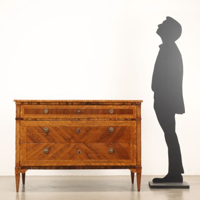 Neoclassical chest of drawers