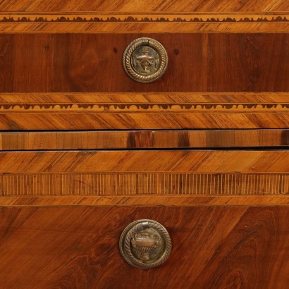 Neoclassical chest of drawers