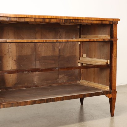 Neoclassical chest of drawers