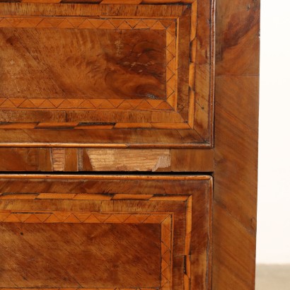 chest of drawers, Neoclassical chest of drawers