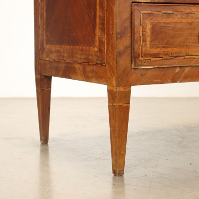 chest of drawers, Neoclassical chest of drawers