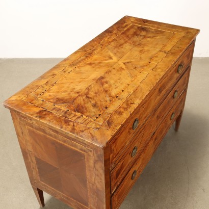chest of drawers, Neoclassical chest of drawers