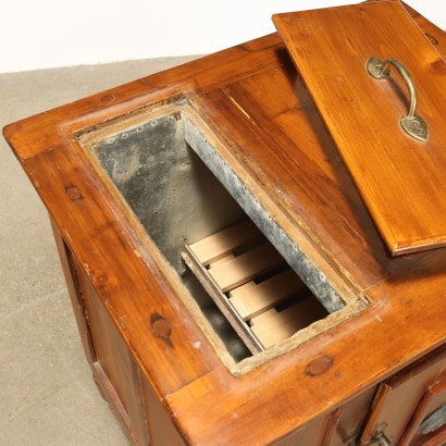 EISBOX,Eisboxschrank,Eisboxschrank aus Tanne
