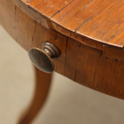 TABLES DE CHEVET, Tables de chevet en noyer