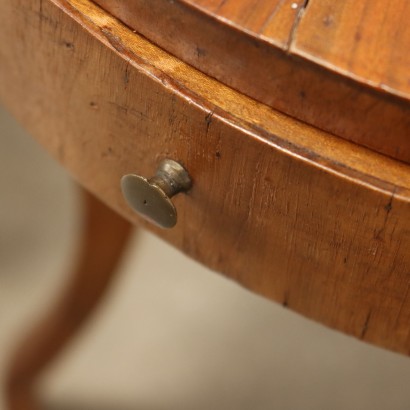 TABLES DE CHEVET, Tables de chevet en noyer