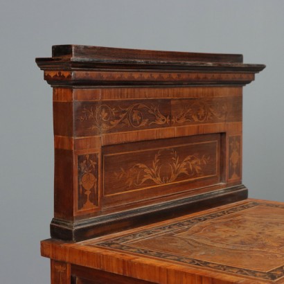 Table de chevet, table de chevet du début du XXe siècle