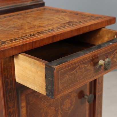 Table de chevet, table de chevet du début du XXe siècle
