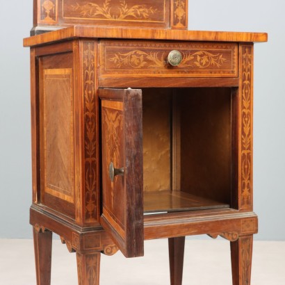 Table de chevet, table de chevet du début du XXe siècle