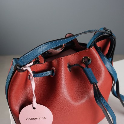 Bolso tipo cubo con diseño de mariquitas