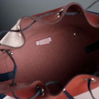 Bolso tipo cubo con diseño de mariquitas