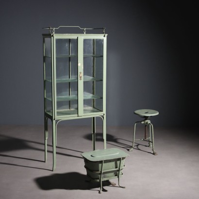 Grupo de muebles de hierro pintado