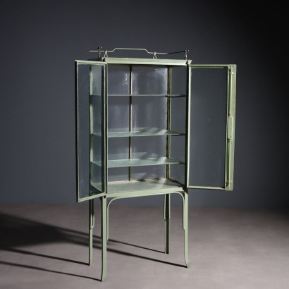 VITRINA, Grupo de Muebles de Hierro Pintado