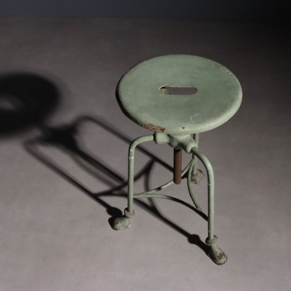 VITRINA, Grupo de Muebles de Hierro Pintado