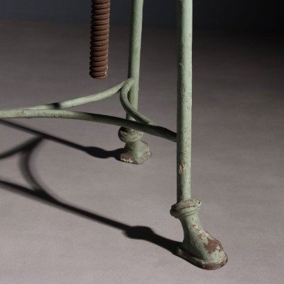 VITRINA, Grupo de Muebles de Hierro Pintado