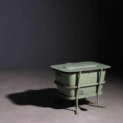 VITRINA, Grupo de Muebles de Hierro Pintado