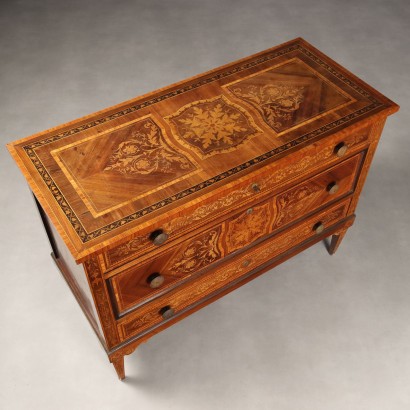 Chest of drawers