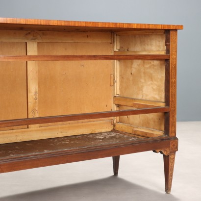 Chest of drawers
