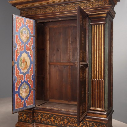 Mannerist Wardrobe