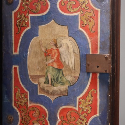 Mannerist Wardrobe