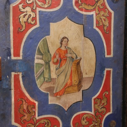 Mannerist Wardrobe