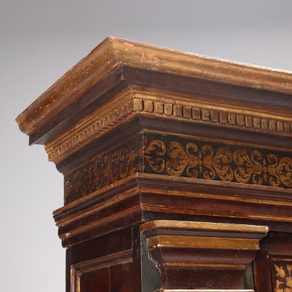 Mannerist Wardrobe