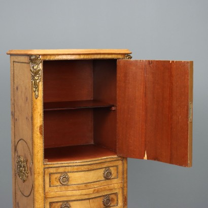 Baroque-style weekly magazine