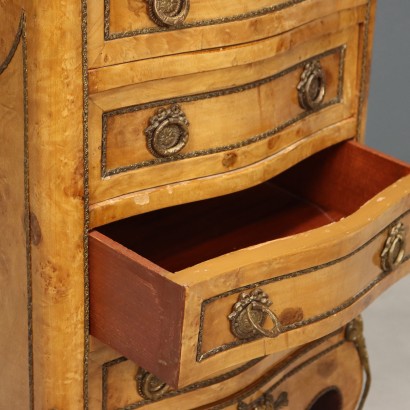 Baroque-style weekly magazine