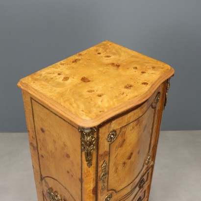 Baroque-style weekly magazine