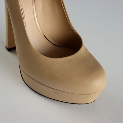 Tacones beige Gucci