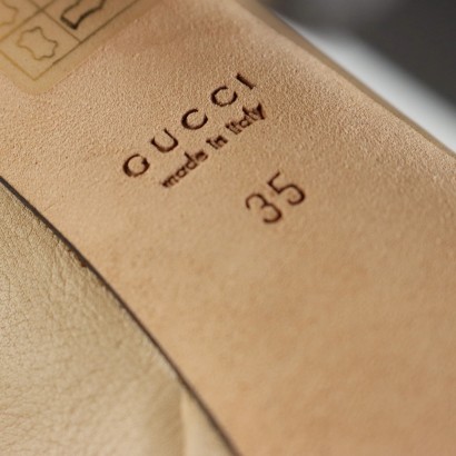 Tacones beige Gucci