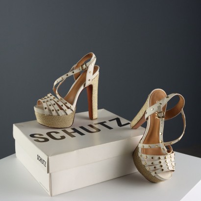 Sandalias con tachuelas Schutz