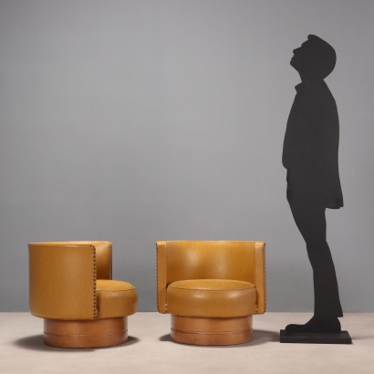 Two 1900s tub chairs
