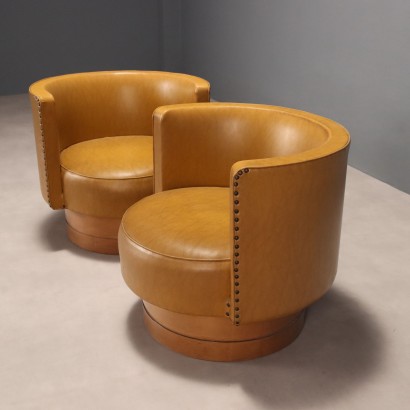 Two 1900s tub chairs