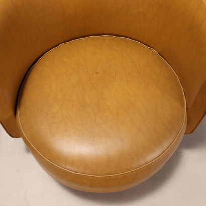 Two 1900s tub chairs