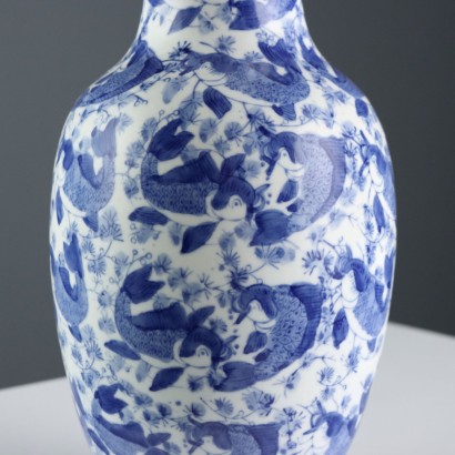 Paire de vases en porcelaine