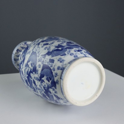 Paire de vases en porcelaine
