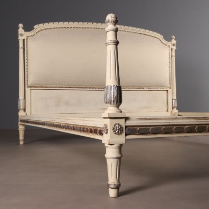 Bett, Bett im neoklassizistischen Stil