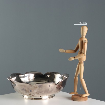 Cuenco de plata repujada