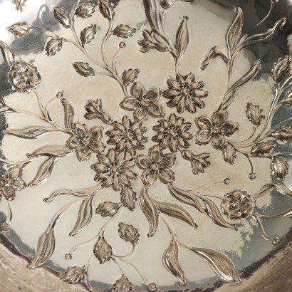 Cuenco de plata repujada