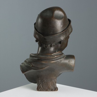 Busto de bronce de un niño