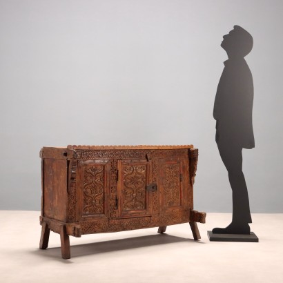 CREDENZA,Credenzino in Legno Esotico Intagliato