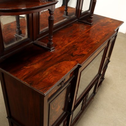 Sideboard mit Regal