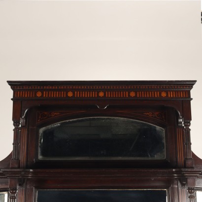 Sideboard mit Regal