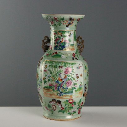Vase balustre en porcelaine de Canton